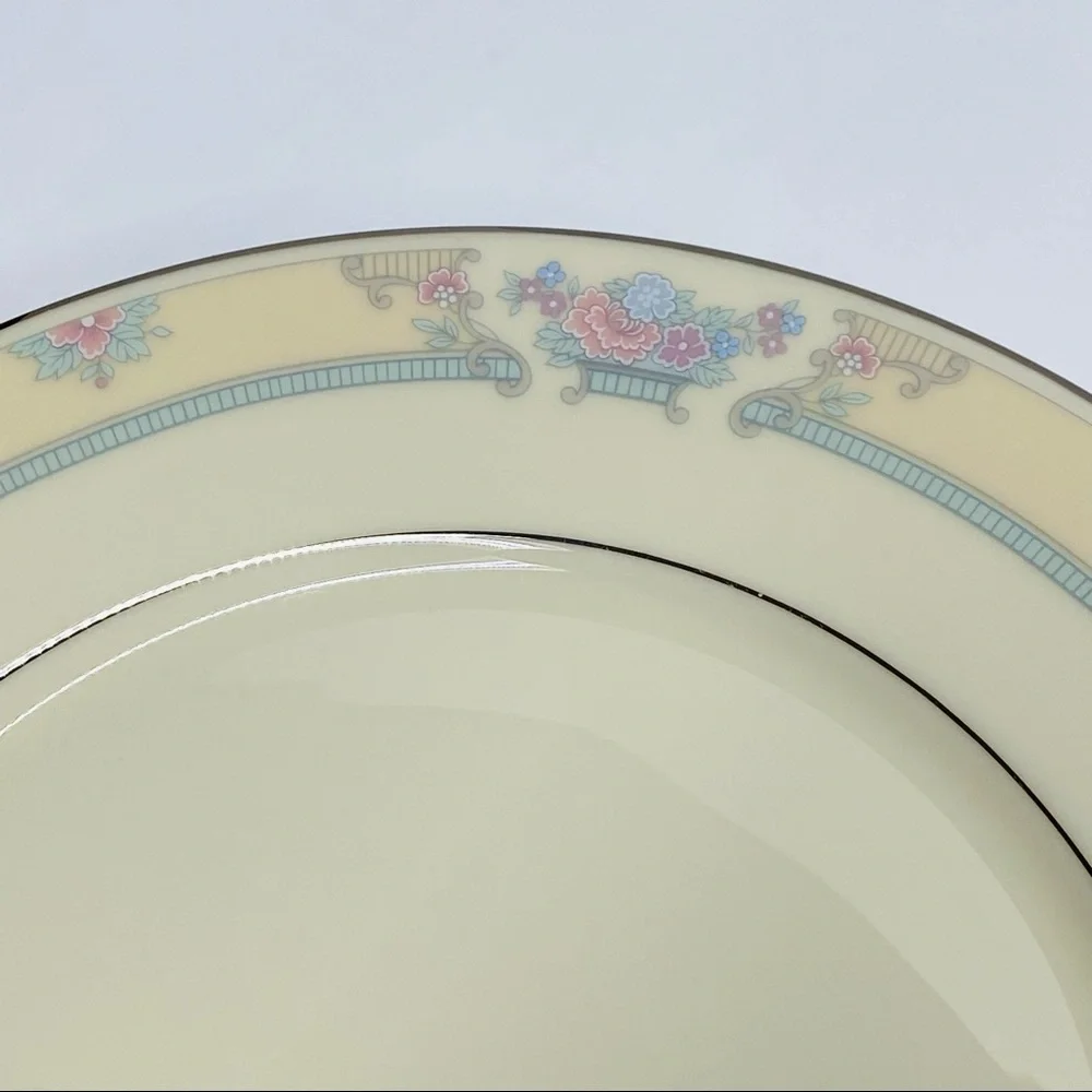 Lenox Dinner plate Fairfield pattern set of two 10 3/4 inches China/Dinnerware